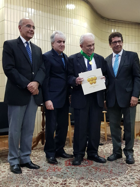 Mauro Luiz de Britto Ribeiro, presidente do CFM;   Lavínio Nilton Camarim, presidente do Cremesp; Gabriel Oselka e Jorg